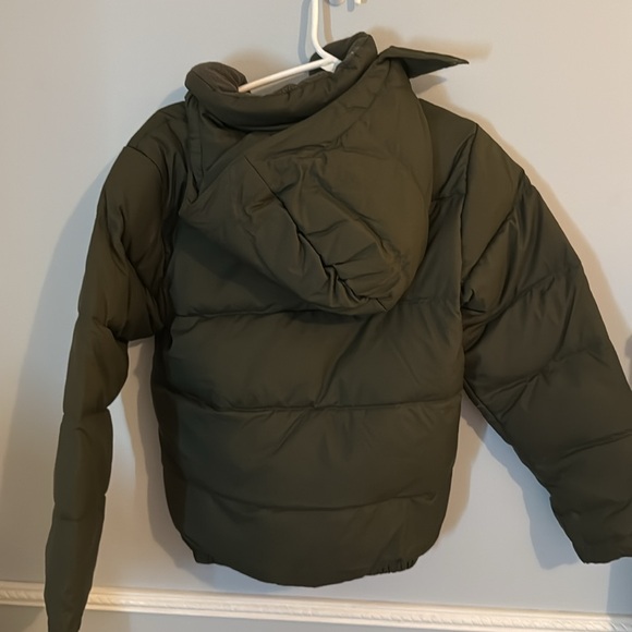 Lightly used polo winter coat - Picture 3 of 3